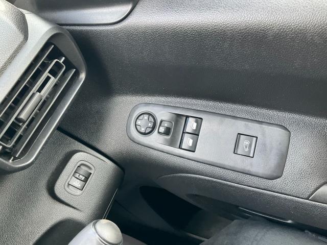 2022 Peugeot Partner 1000 1.5 Bluehdi 100 Professional Van (NV71WJZ) Image 31