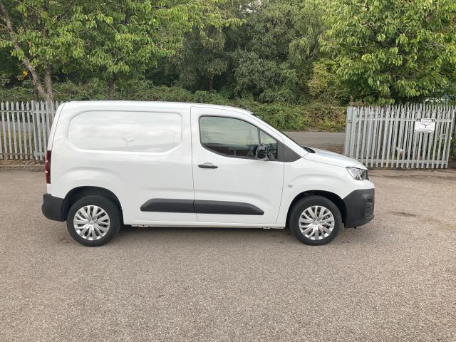 2022 Peugeot Partner 1000 1.5 Bluehdi 100 Professional Van (NV71WJZ) Image 15