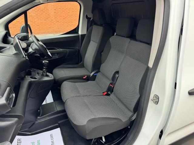 2022 Peugeot Partner 1000 1.5 Bluehdi 100 Professional Premium Van (NV71WKL) Image 32