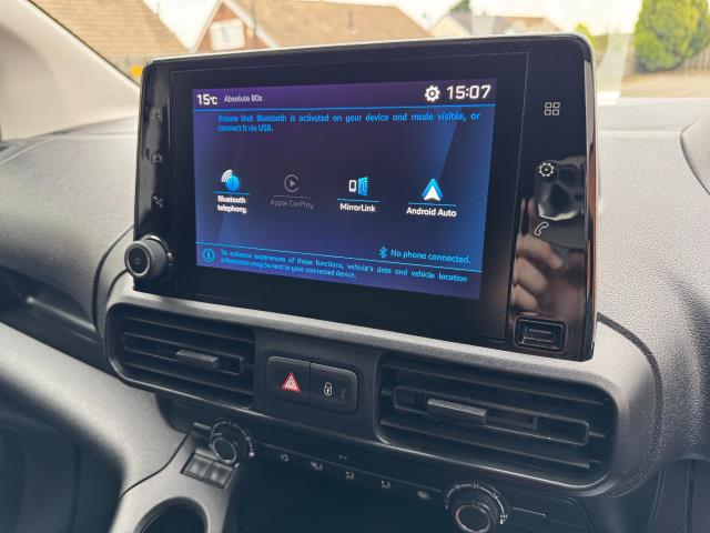 2022 Peugeot Partner 1000 1.5 Bluehdi 100 Professional Premium Van (NV71WKL) Image 25