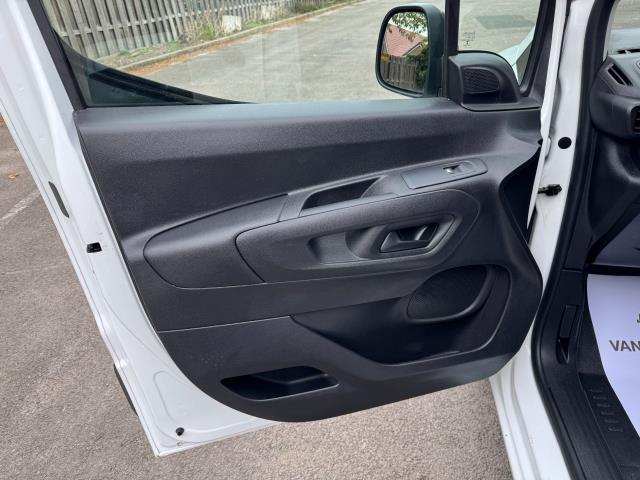 2022 Peugeot Partner 1000 1.5 Bluehdi 100 Professional Premium Van (NV71WKL) Image 34