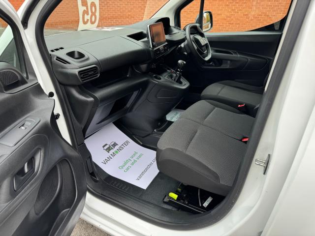 2022 Peugeot Partner 1000 1.5 Bluehdi 100 Professional Premium Van (NV71WKL) Image 29