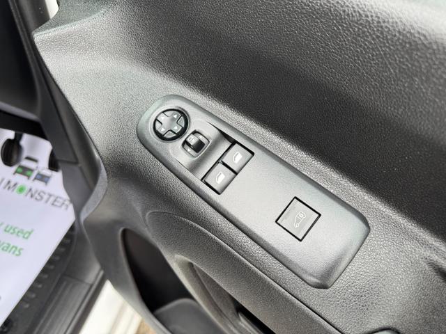 2022 Peugeot Partner 1000 1.5 Bluehdi 100 Professional Premium Van (NV71WKL) Image 20