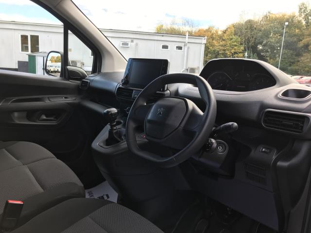 2022 Peugeot Partner 1000 1.5 Bluehdi 100 Professional Van (NV71WLC) Image 19