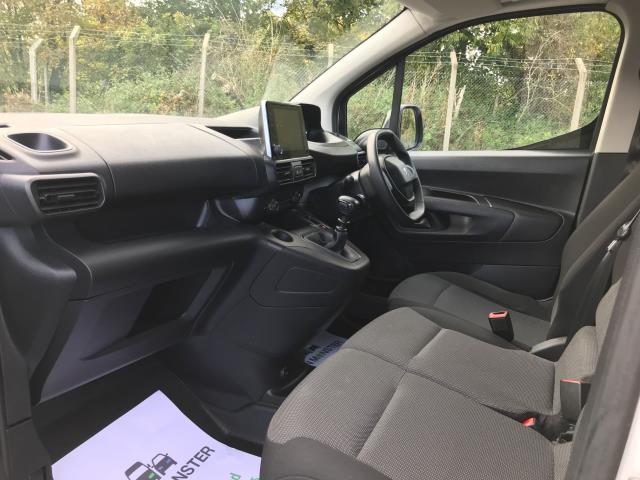2022 Peugeot Partner 1000 1.5 Bluehdi 100 Professional Van (NV71WLC) Image 20