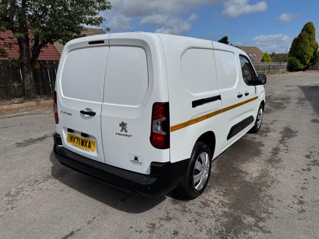 2022 Peugeot Partner 850 1.5 Bluehdi 100 Professional Premium Crew Van (NV71WXA) Image 9