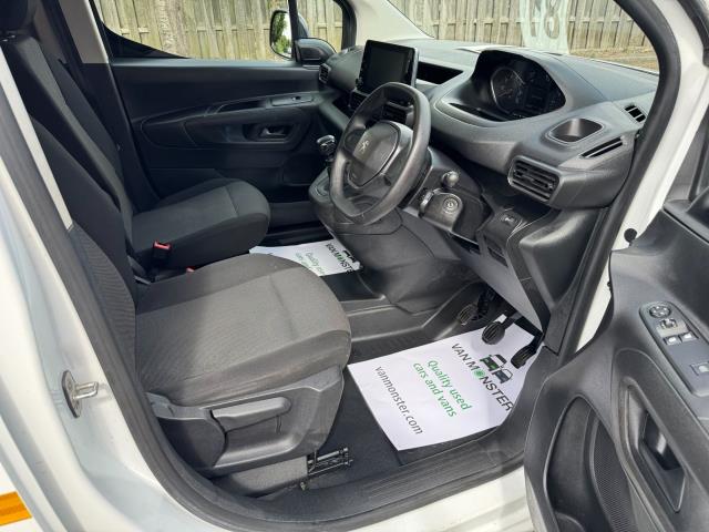 2022 Peugeot Partner 850 1.5 Bluehdi 100 Professional Premium Crew Van (NV71WXA) Image 13