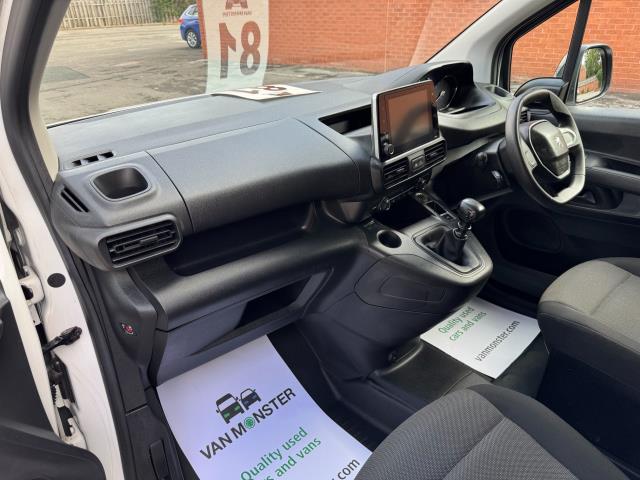 2022 Peugeot Partner 850 1.5 Bluehdi 100 Professional Premium Crew Van (NV71WXA) Image 29