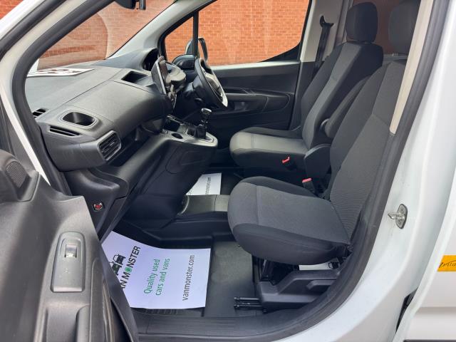 2022 Peugeot Partner 850 1.5 Bluehdi 100 Professional Premium Crew Van (NV71WXA) Image 30