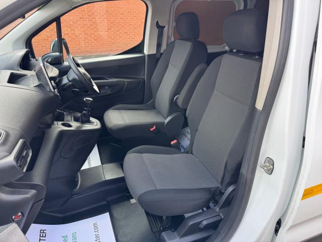 2022 Peugeot Partner 850 1.5 Bluehdi 100 Professional Premium Crew Van (NV71WXA) Image 31