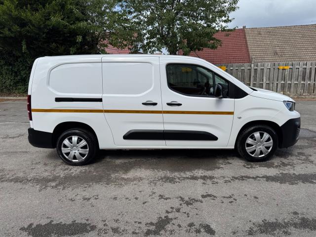 2022 Peugeot Partner 850 1.5 Bluehdi 100 Professional Premium Crew Van (NV71WXA) Image 10