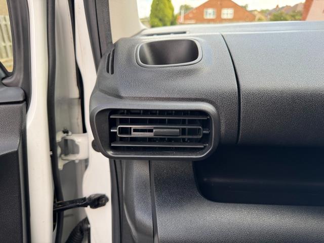 2022 Peugeot Partner 850 1.5 Bluehdi 100 Professional Premium Crew Van (NV71WXA) Image 37