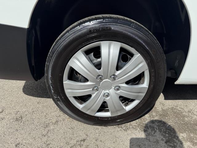 2022 Peugeot Partner 850 1.5 Bluehdi 100 Professional Premium Crew Van (NV71WXA) Image 62