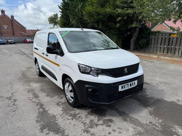 2022 Peugeot Partner 850 1.5 Bluehdi 100 Professional Premium Crew Van (NV71WXA) Image 2