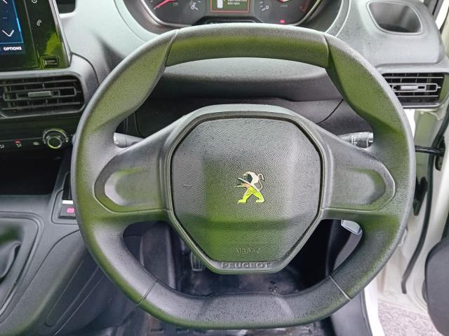 2022 Peugeot Partner L1 1000 1.5BLUE HDI 100PS PROFESSIONAL PREMIUM EURO 6 (NV71WZK) Image 17