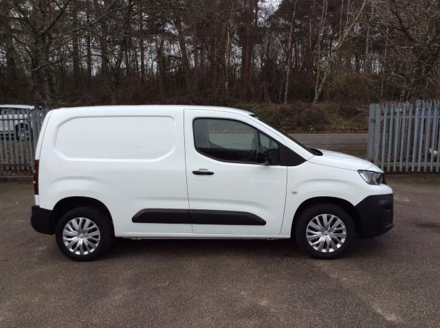 2022 Peugeot Partner 1000 1.5 Bluehdi 100 Professional Premium Van (NV71WZL) Image 15