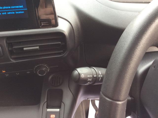2022 Peugeot Partner 1000 1.5 Bluehdi 100 Professional Premium Van (NV71WZL) Image 28