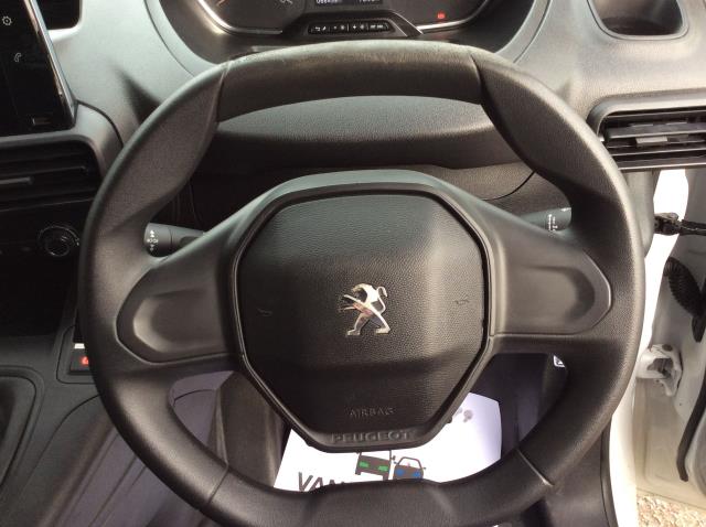 2022 Peugeot Partner 1000 1.5 Bluehdi 100 Professional Premium Van (NV71WZL) Image 17