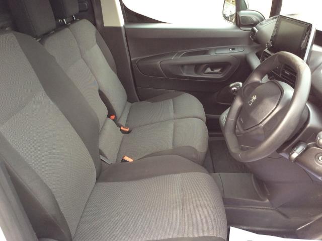 2022 Peugeot Partner 1000 1.5 Bluehdi 100 Professional Premium Van (NV71WZL) Image 16