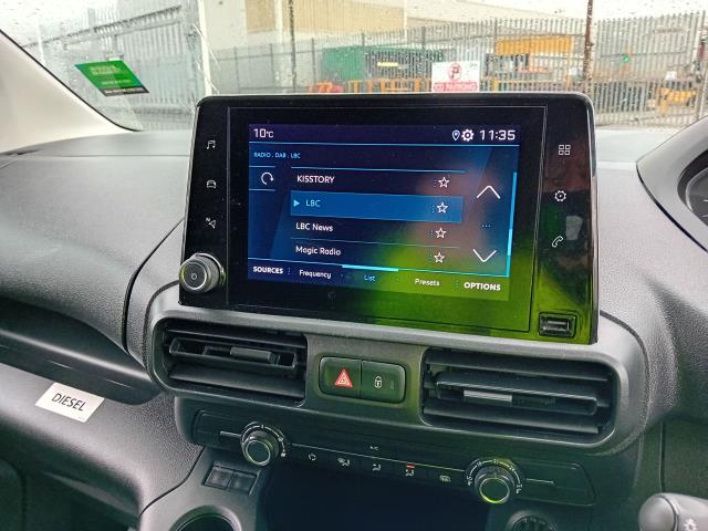 2022 Peugeot Partner L1 1000 1.5BLUE HDI 100PS PROFESSIONAL PREMIUM EURO 6 (NV71XAB) Image 13