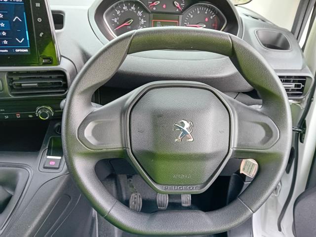 2022 Peugeot Partner L1 1000 1.5BLUE HDI 100PS PROFESSIONAL PREMIUM EURO 6 (NV71XAB) Image 16