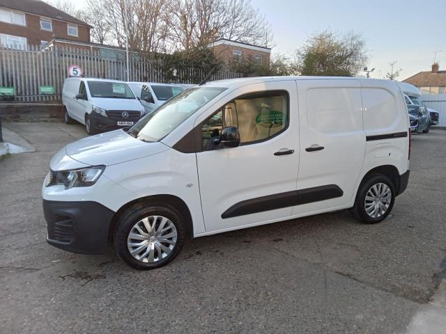 2022 Peugeot Partner 1000 1.5 Bluehdi 100 Professional Premium Van (NV71XBD) Image 6