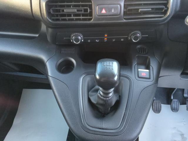2022 Peugeot Partner 1000 1.5 Bluehdi 100 Professional Premium Van (NV71XBD) Image 28