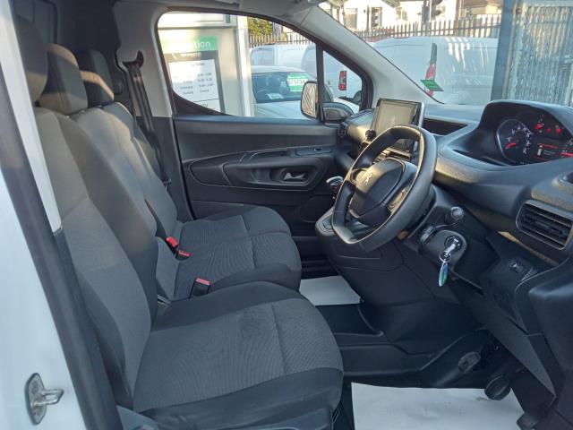 2022 Peugeot Partner 1000 1.5 Bluehdi 100 Professional Premium Van (NV71XBD) Image 20