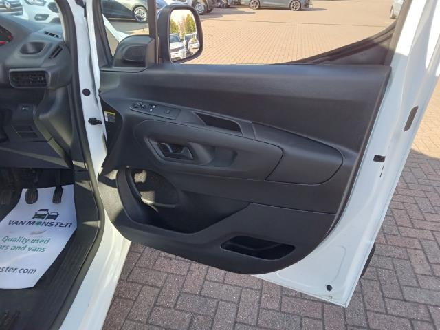 2022 Peugeot Partner 1000 1.5 Bluehdi 100 Professional Premium Van (NV71XBT) Image 28