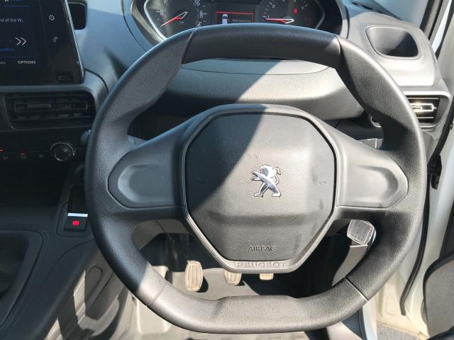 2022 Peugeot Partner L1 1000 1.5BLUE HDI 100PS PROFESSIONAL PREMIUM EURO 6 (NV71XBY) Image 17