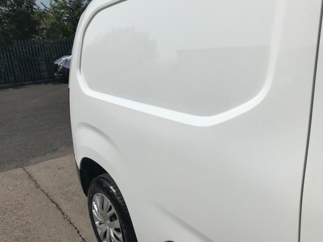 2022 Peugeot Partner L1 1000 1.5BLUE HDI 100PS PROFESSIONAL PREMIUM EURO 6 (NV71XBY) Image 12