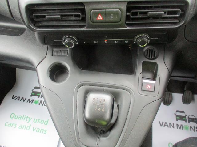 2022 Peugeot Partner 1000 1.5 Bluehdi 100 Professional Premium Van (NV71XCG) Image 24
