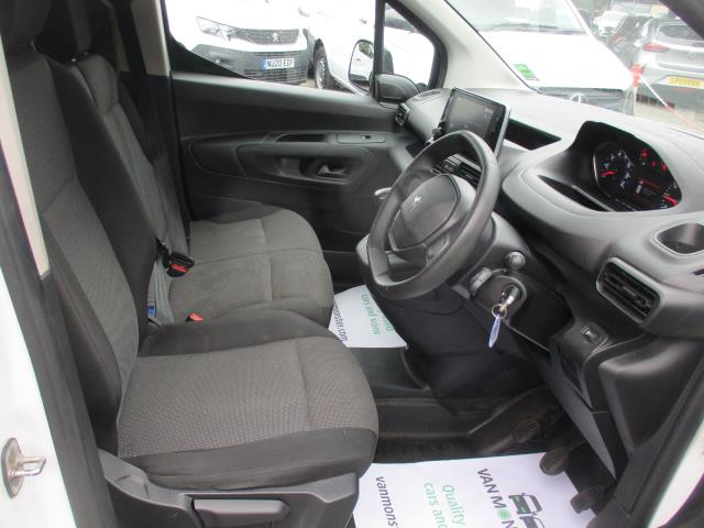 2022 Peugeot Partner 1000 1.5 Bluehdi 100 Professional Premium Van (NV71XCG) Image 12