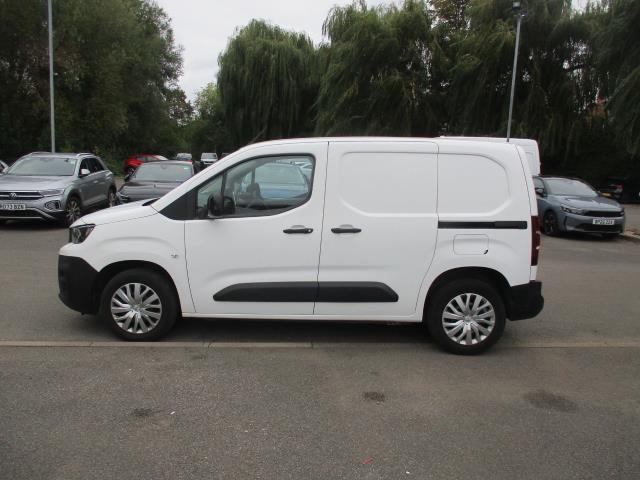 2022 Peugeot Partner 1000 1.5 Bluehdi 100 Professional Premium Van (NV71XCG) Image 8