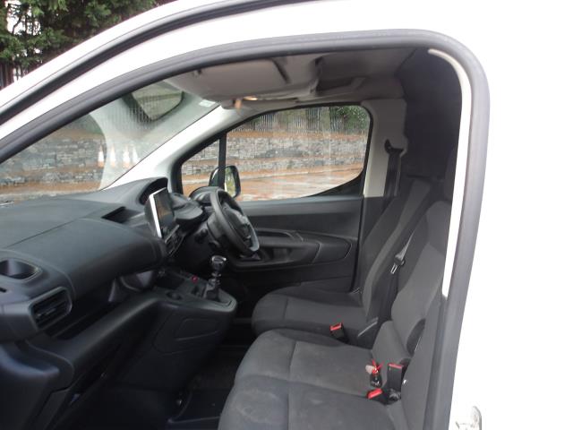 2022 Peugeot Partner 1000 1.5 Bluehdi 100 Professional Premium Van (NV71XCP) Image 17