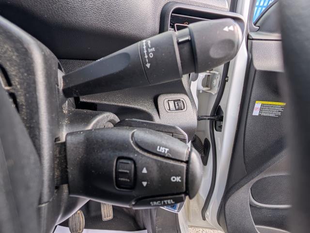 2022 Peugeot Partner 1000 1.5 Bluehdi 100 Professional Premium Van (NV71XCW) Image 18