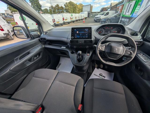 2022 Peugeot Partner 1000 1.5 Bluehdi 100 Professional Premium Van (NV71XCW) Image 14