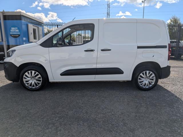 2022 Peugeot Partner 1000 1.5 Bluehdi 100 Professional Premium Van (NV71XCW) Image 5