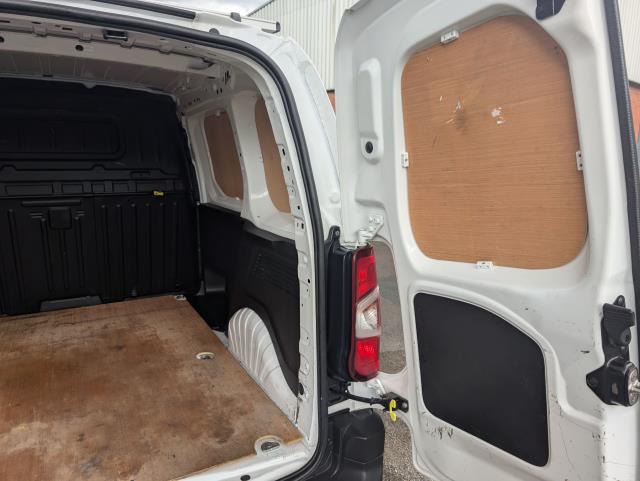 2022 Peugeot Partner 1000 1.5 Bluehdi 100 Professional Premium Van (70 MPH SPEED LIMITER) (NV71XDJ) Image 20