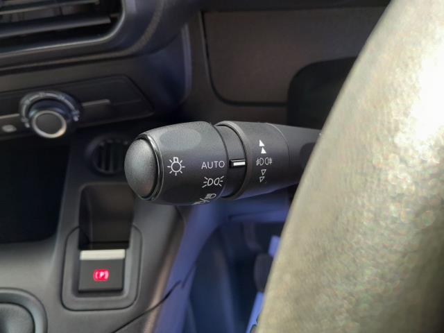 2022 Peugeot Partner 1000 1.5 Bluehdi 100 Professional Premium Van (NV71XEK) Image 25