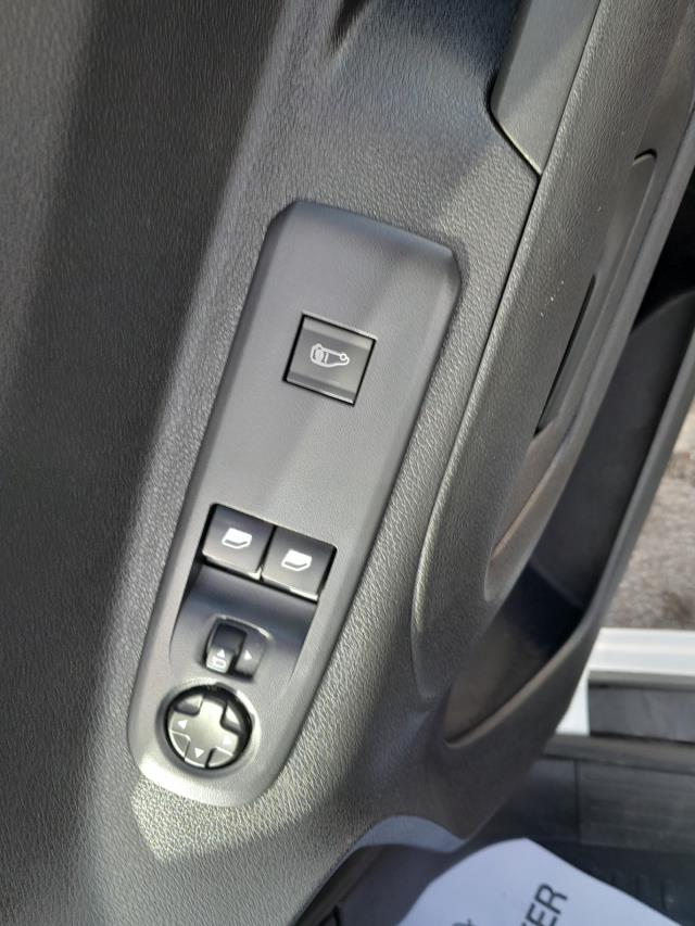 2022 Peugeot Partner 1000 1.5 Bluehdi 100 Professional Premium Van (NV71XEK) Image 22