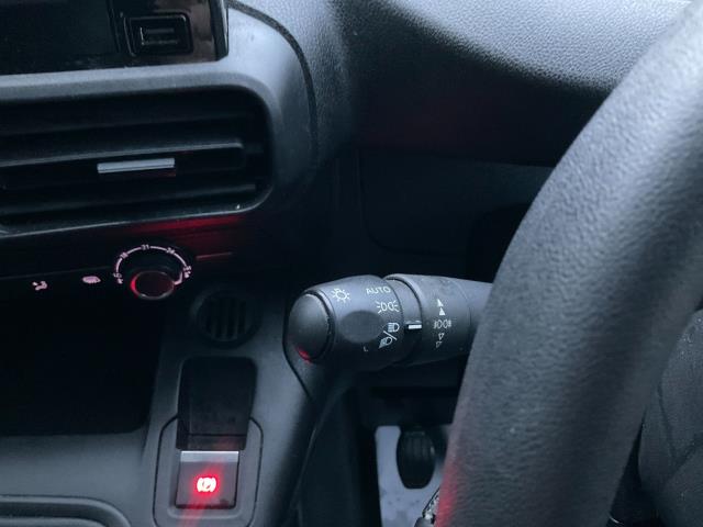 2022 Peugeot Partner 1000 1.5 Bluehdi 100 Professional Premium Van (NV71XEN) Image 28