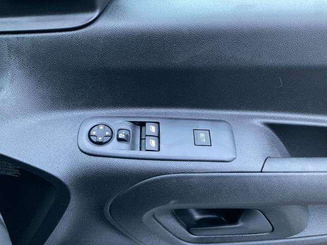 2022 Peugeot Partner 1000 1.5 Bluehdi 100 Professional Premium Van (NV71XEN) Image 30