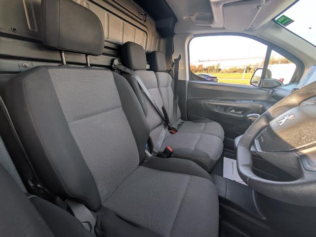 2022 Peugeot Partner 1000 1.5 Bluehdi 100 Professional Premium Van (NV71XGO) Image 15