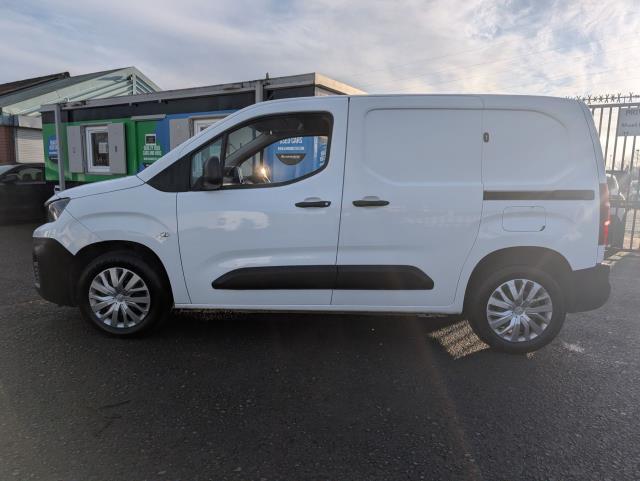 2022 Peugeot Partner 1000 1.5 Bluehdi 100 Professional Premium Van (NV71XGO) Image 5