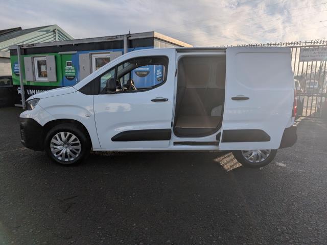 2022 Peugeot Partner 1000 1.5 Bluehdi 100 Professional Premium Van (NV71XGO) Image 6