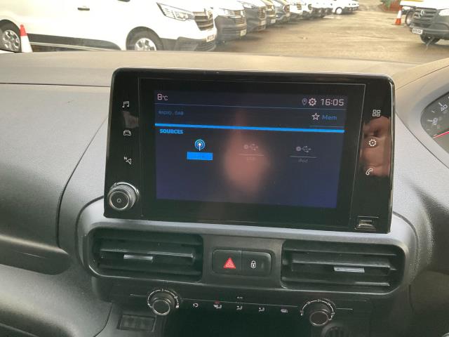 2022 Peugeot Partner 1000 1.5 Bluehdi 100 Professional Premium Van (NV71XGS) Image 20