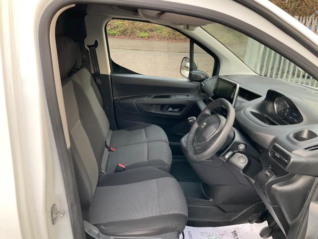 2022 Peugeot Partner 1000 1.5 Bluehdi 100 Professional Premium Van (NV71XGS) Image 16