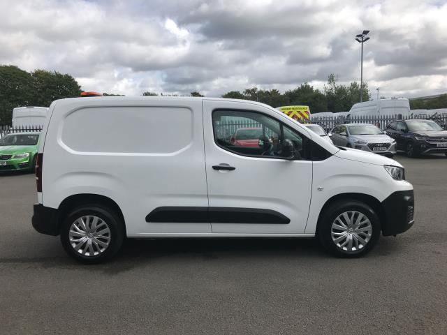 2022 Peugeot Partner 1000 1.5 Bluehdi 100 Professional Premium Van (NV71XHL) Image 10