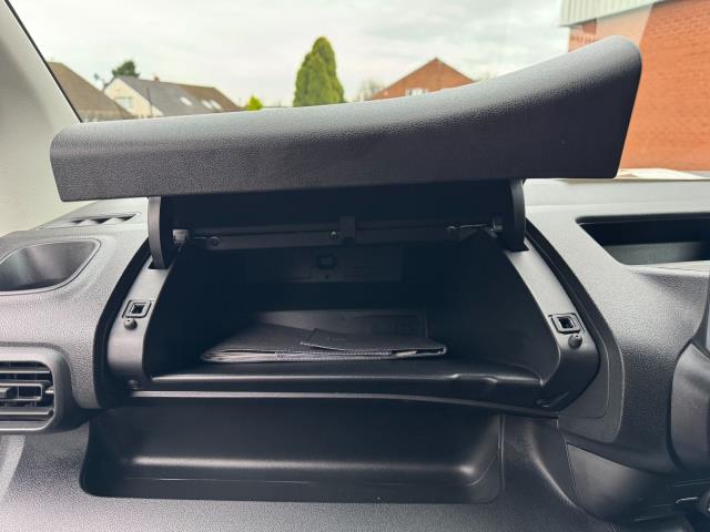 2022 Peugeot Partner 1000 1.5 Bluehdi 100 Professional Premium Van (70MPH speed limiter) (NV71XKA) Image 35